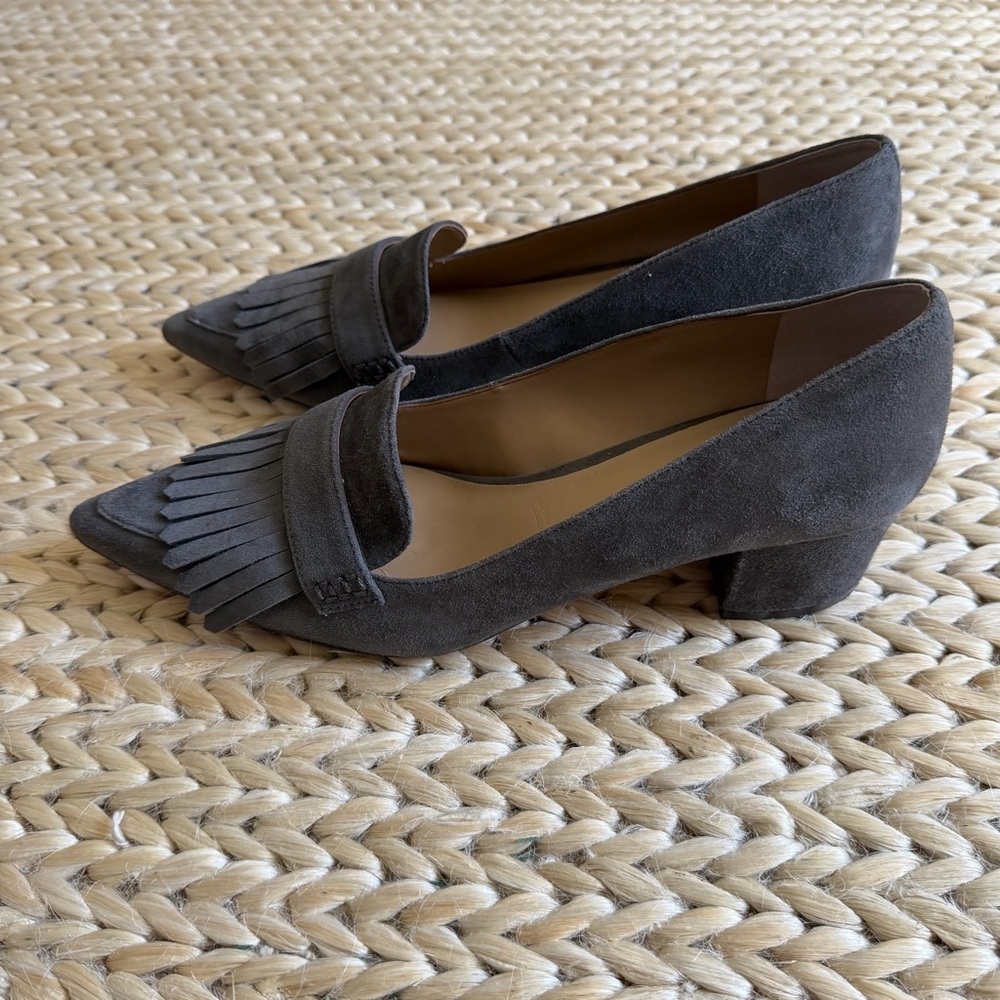 Ann Taylor Kiltie Suede Block Heel Grey Pumps Women’s Size 8.5 - Picture 2 of 11